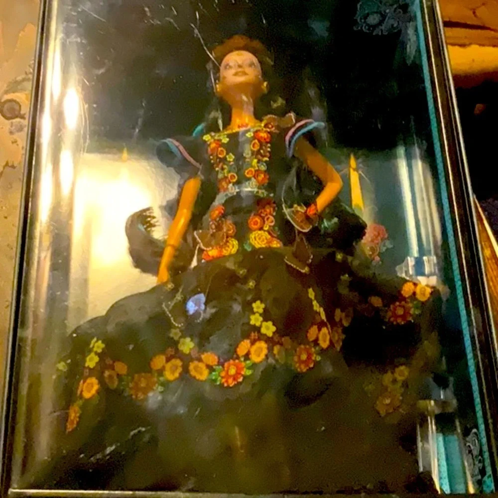 -SEALED- 2019 DIA DE MUERTOS BLACK LABEL SIGNATURE BARBIE - RARE MINT CONDITION! - Picture 13 of 16